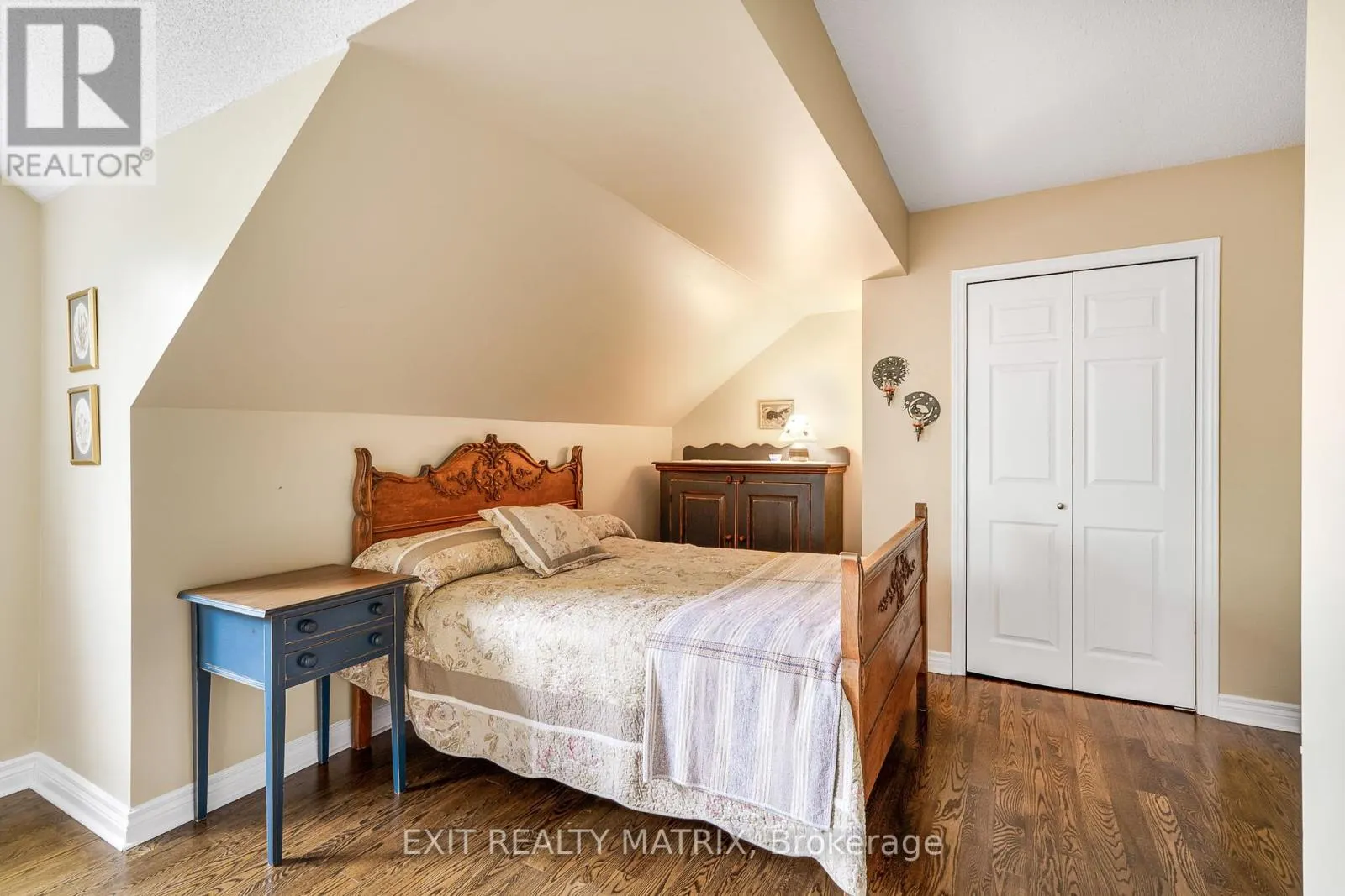 882 DU CASTOR ROAD