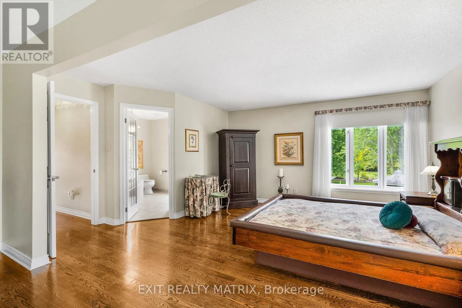 882 DU CASTOR ROAD