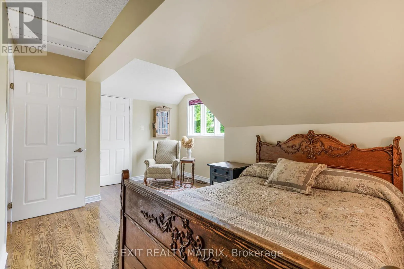 882 DU CASTOR ROAD