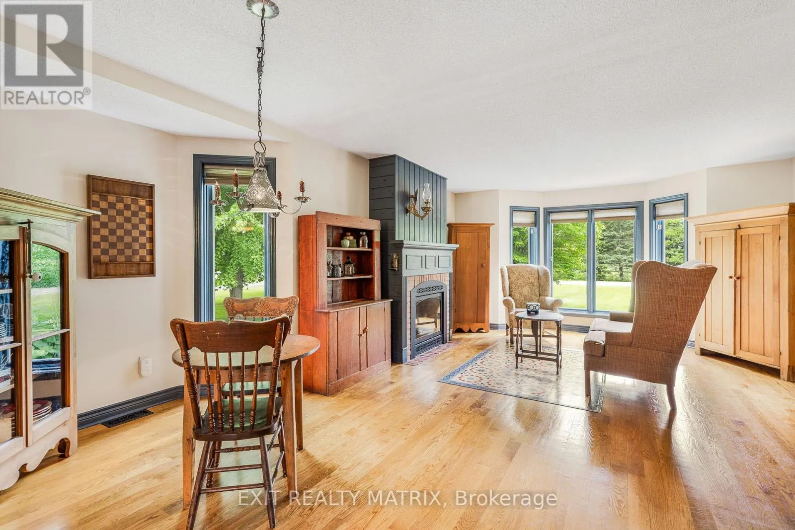 882 DU CASTOR ROAD