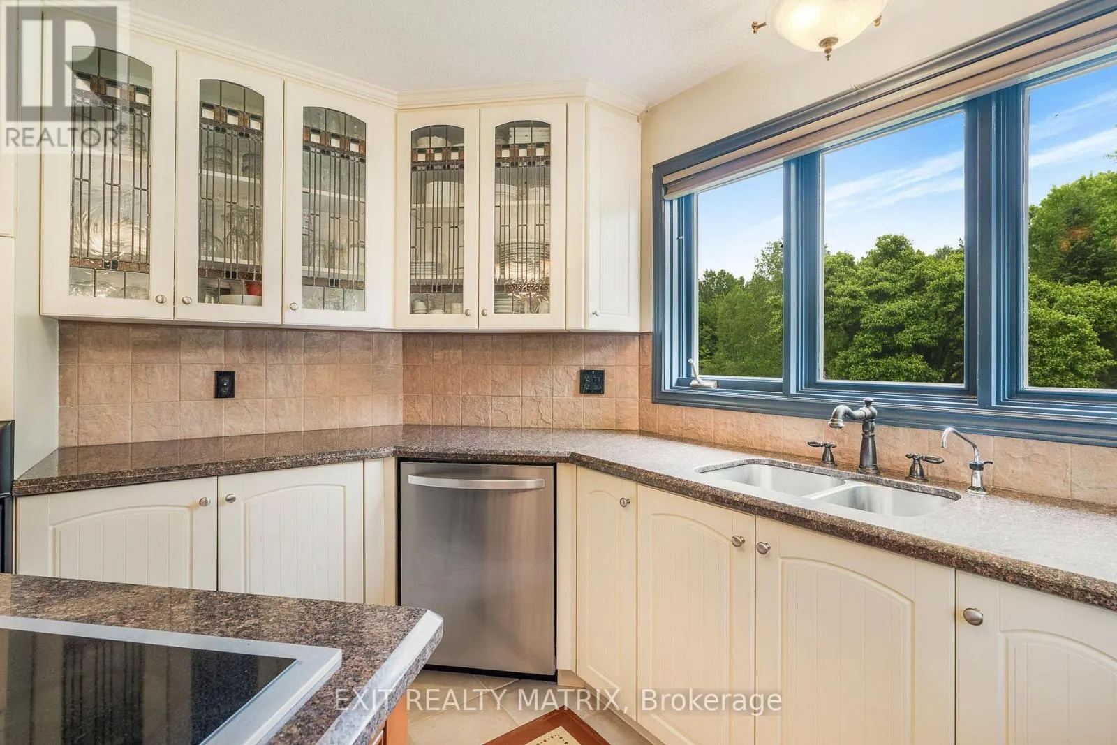 882 DU CASTOR ROAD