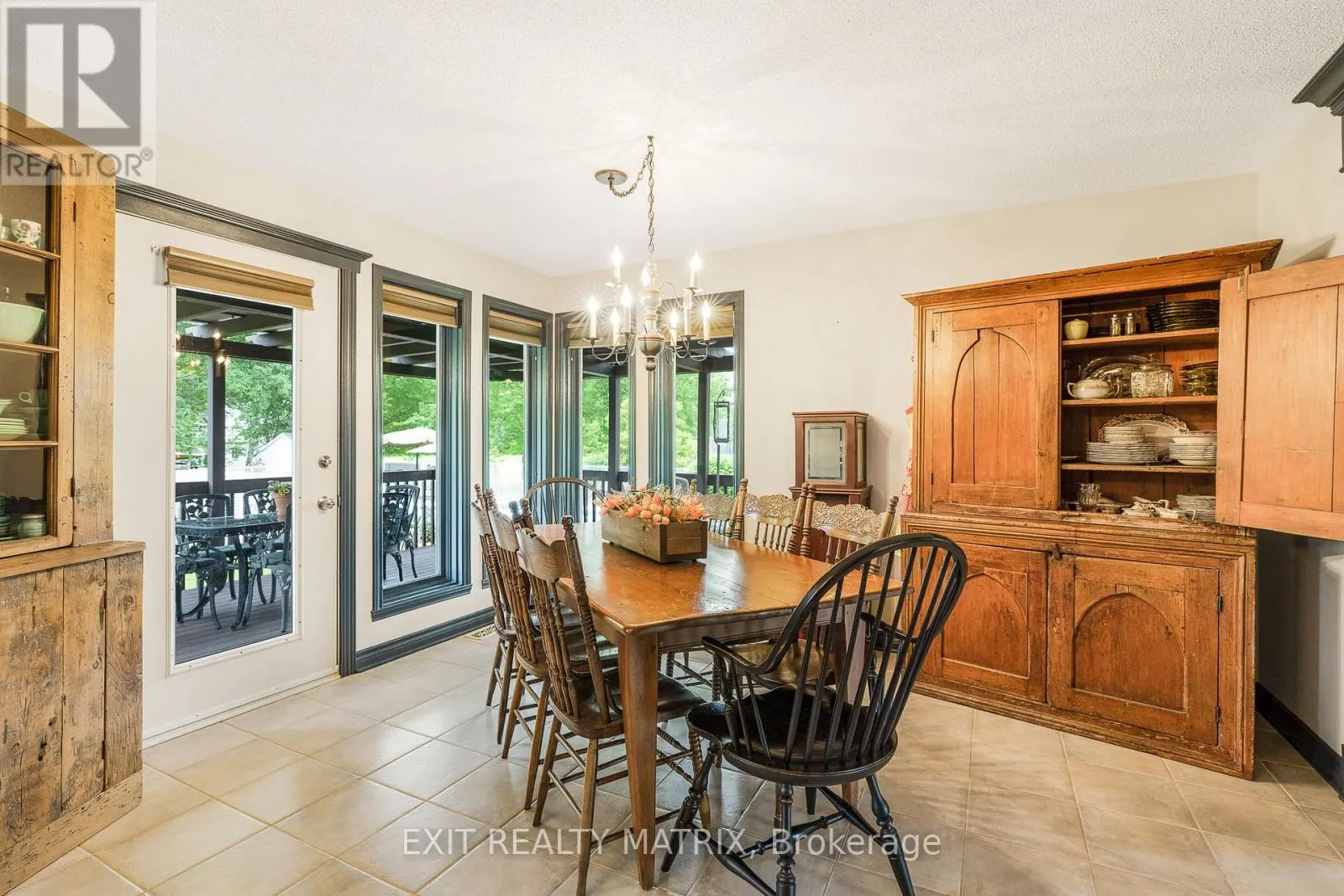 882 DU CASTOR ROAD