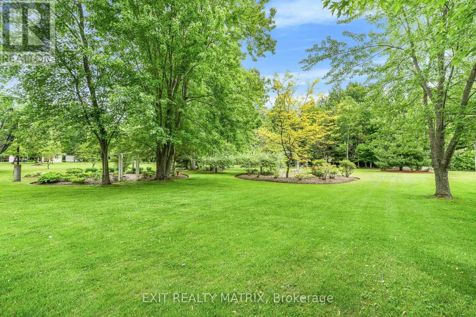 882 DU CASTOR ROAD