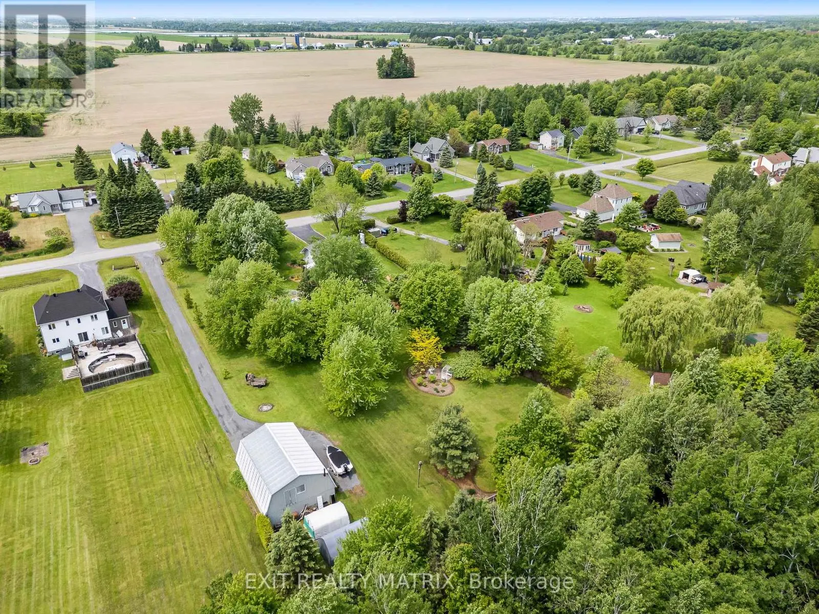 882 DU CASTOR ROAD