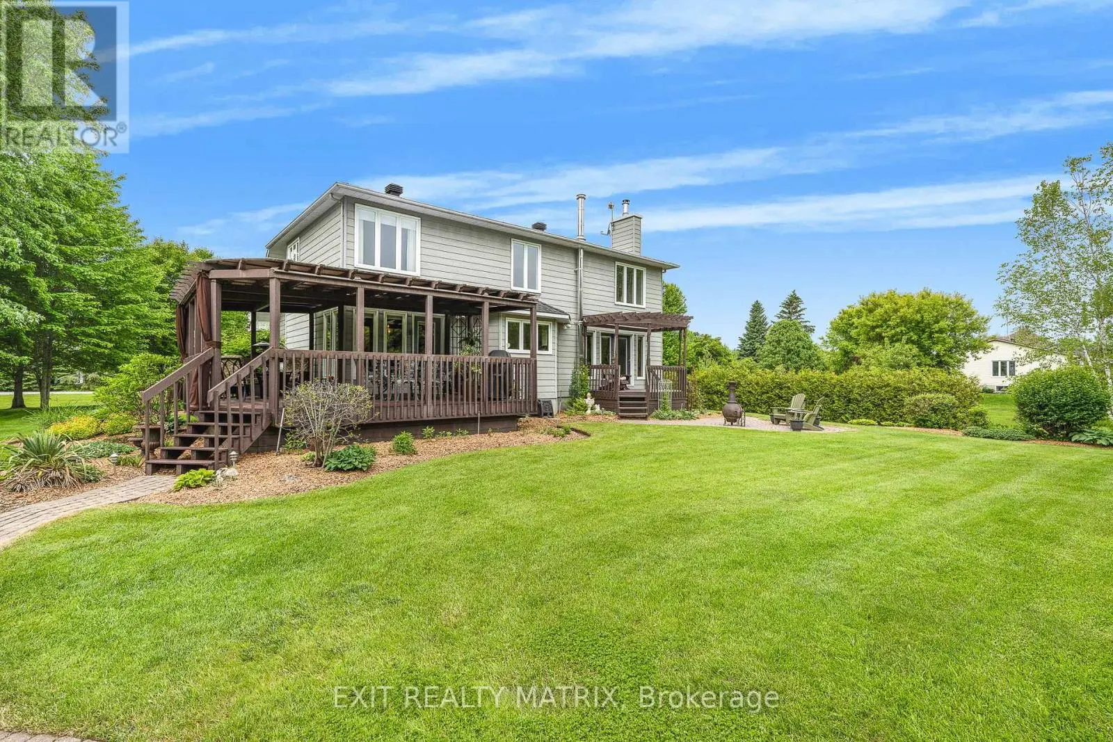 882 DU CASTOR ROAD