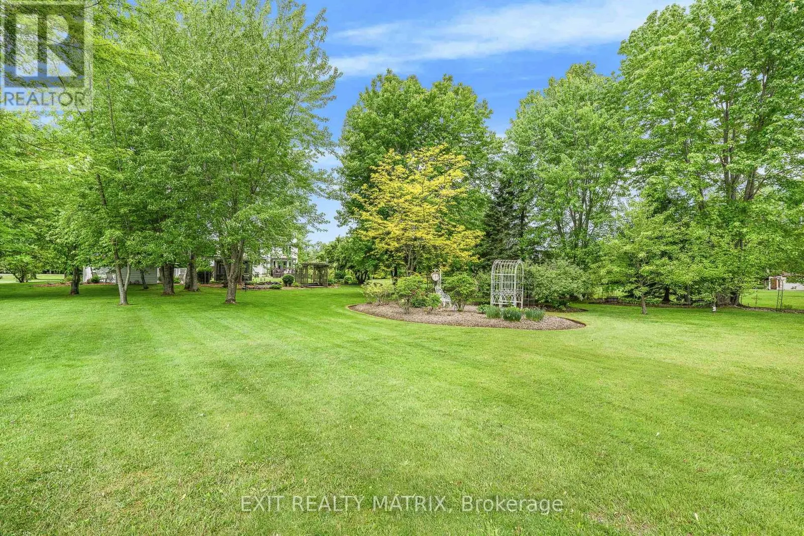 882 DU CASTOR ROAD