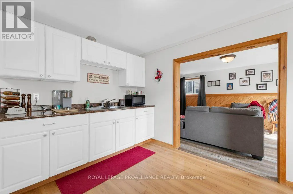 B - 162 PRINCE EDWARD STREET, #B