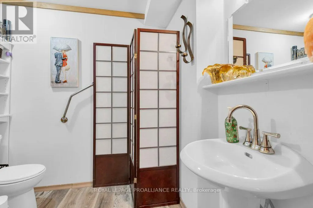 B - 162 PRINCE EDWARD STREET, #B
