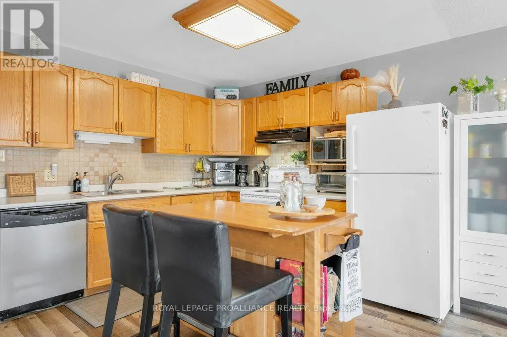 B - 162 PRINCE EDWARD STREET, #B