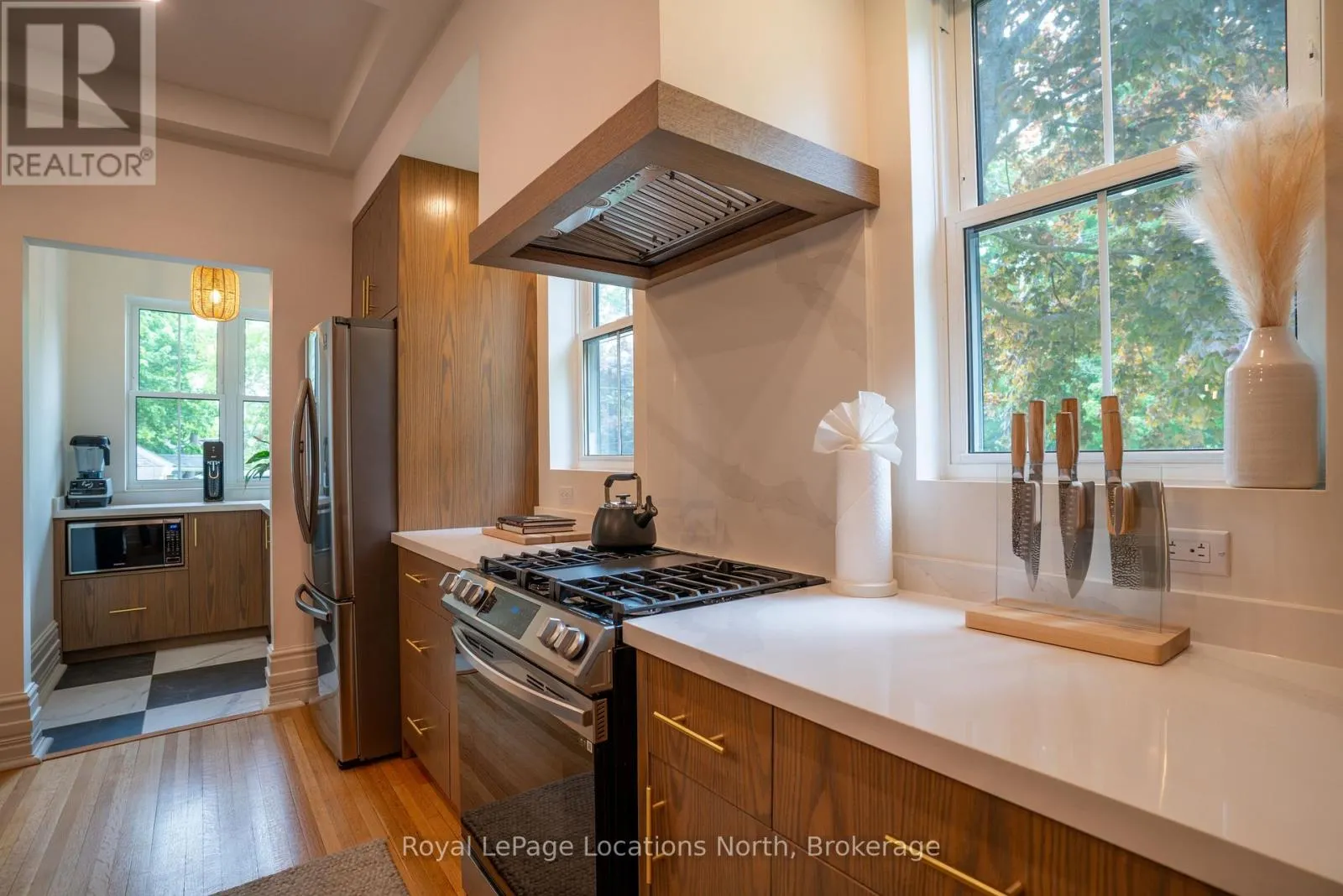 163 TROWBRIDGE STREET W
