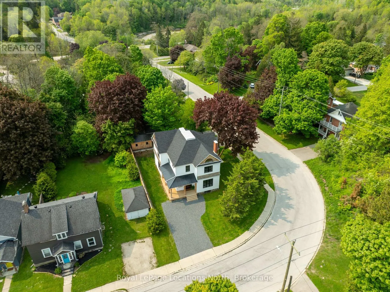 163 TROWBRIDGE STREET W