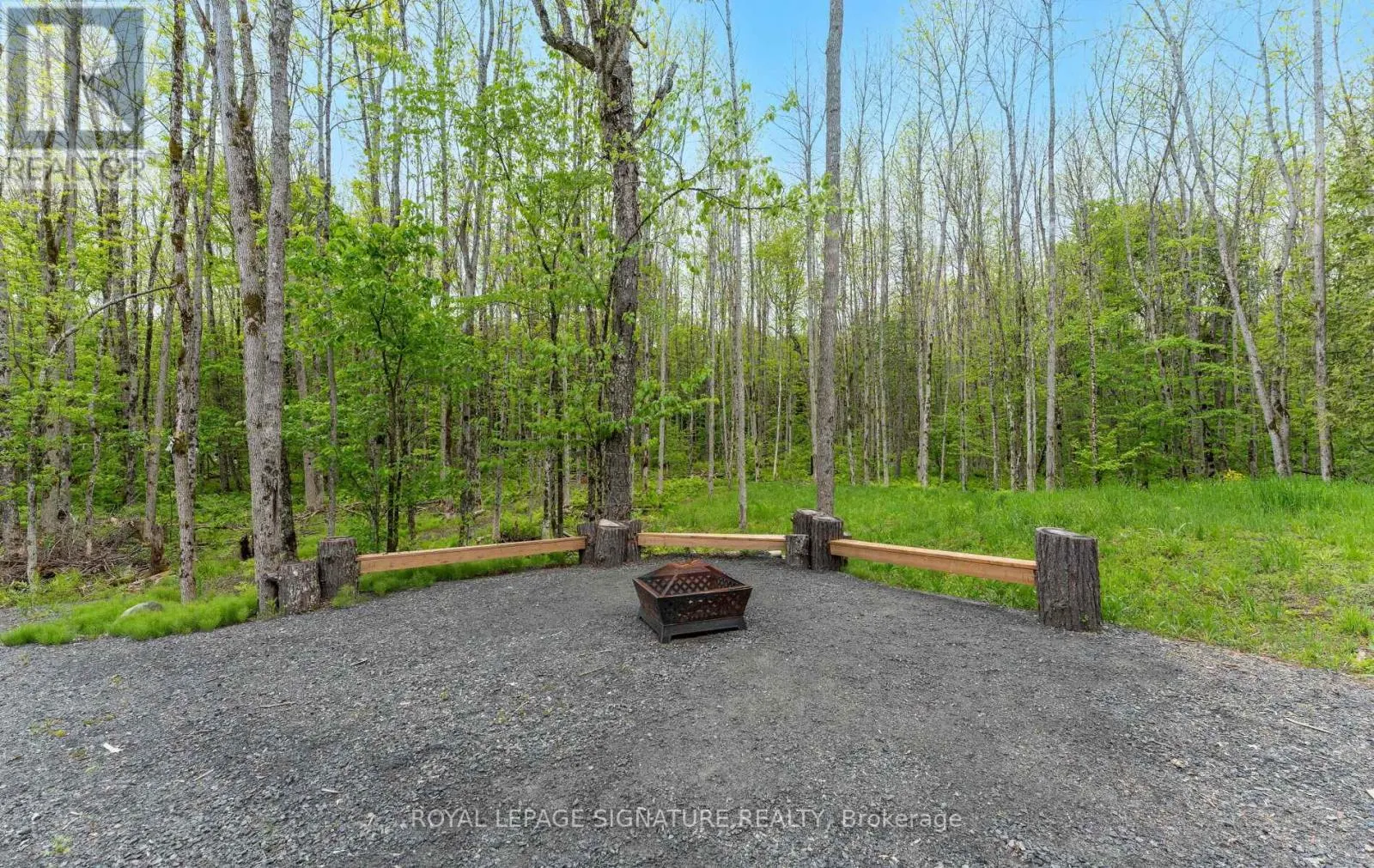 44 SUNNYSHORE PARK DRIVE