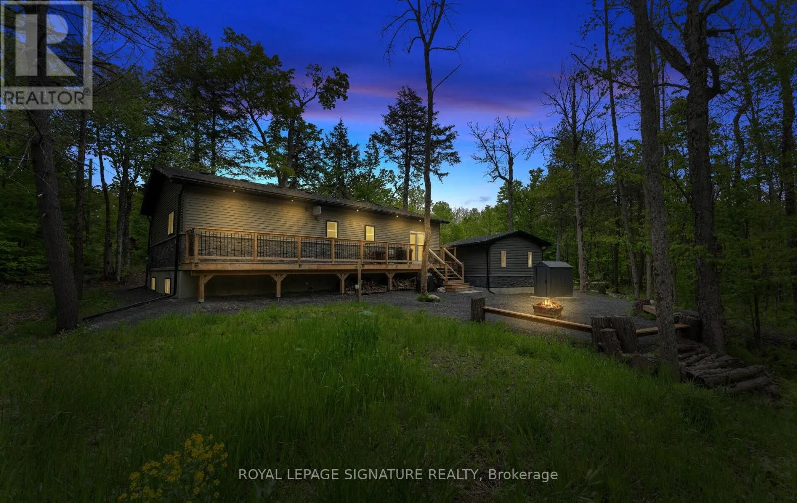44 SUNNYSHORE PARK DRIVE