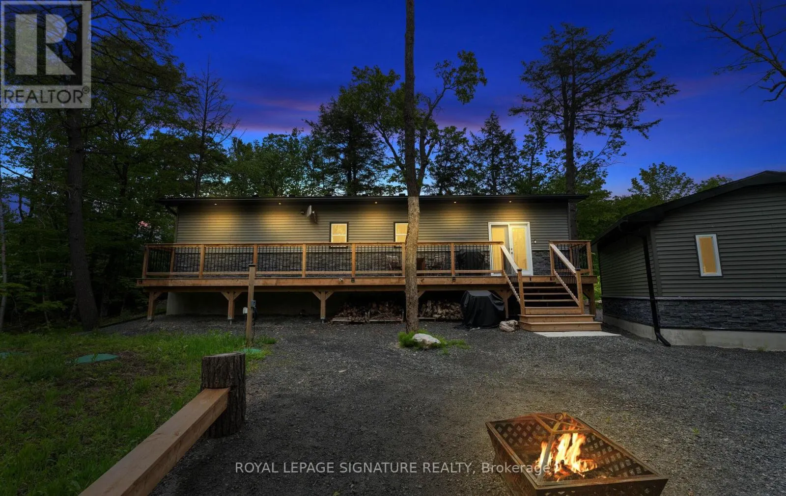 44 SUNNYSHORE PARK DRIVE