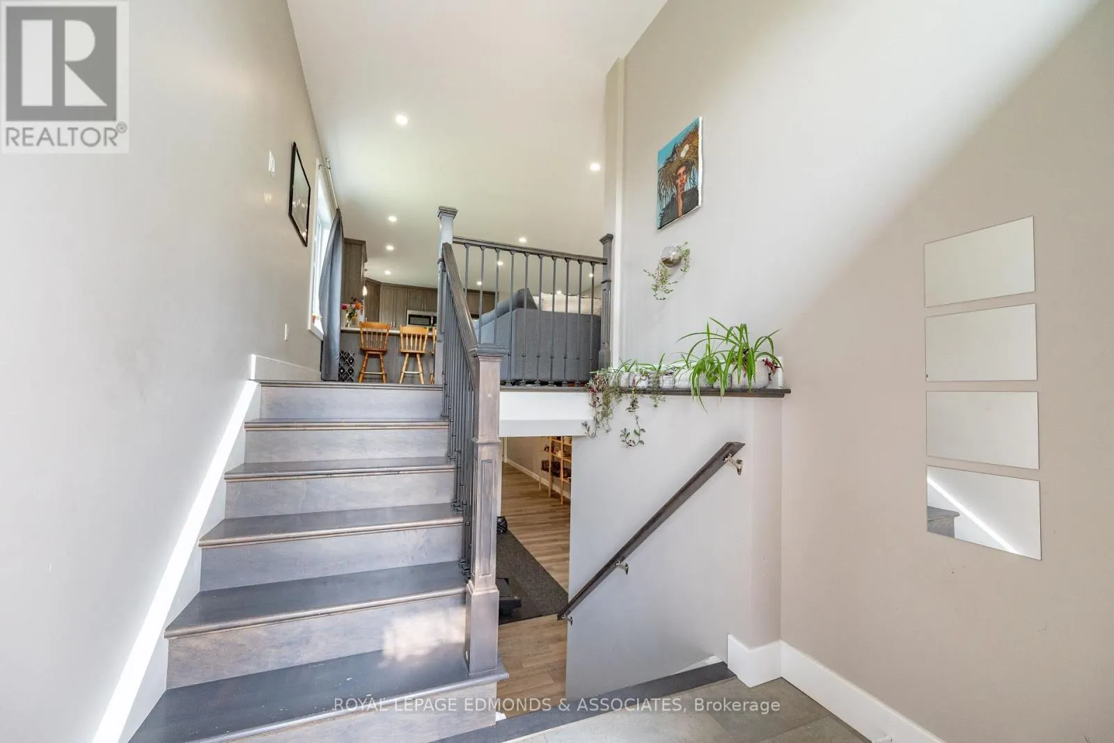 464 DOMINION STREET