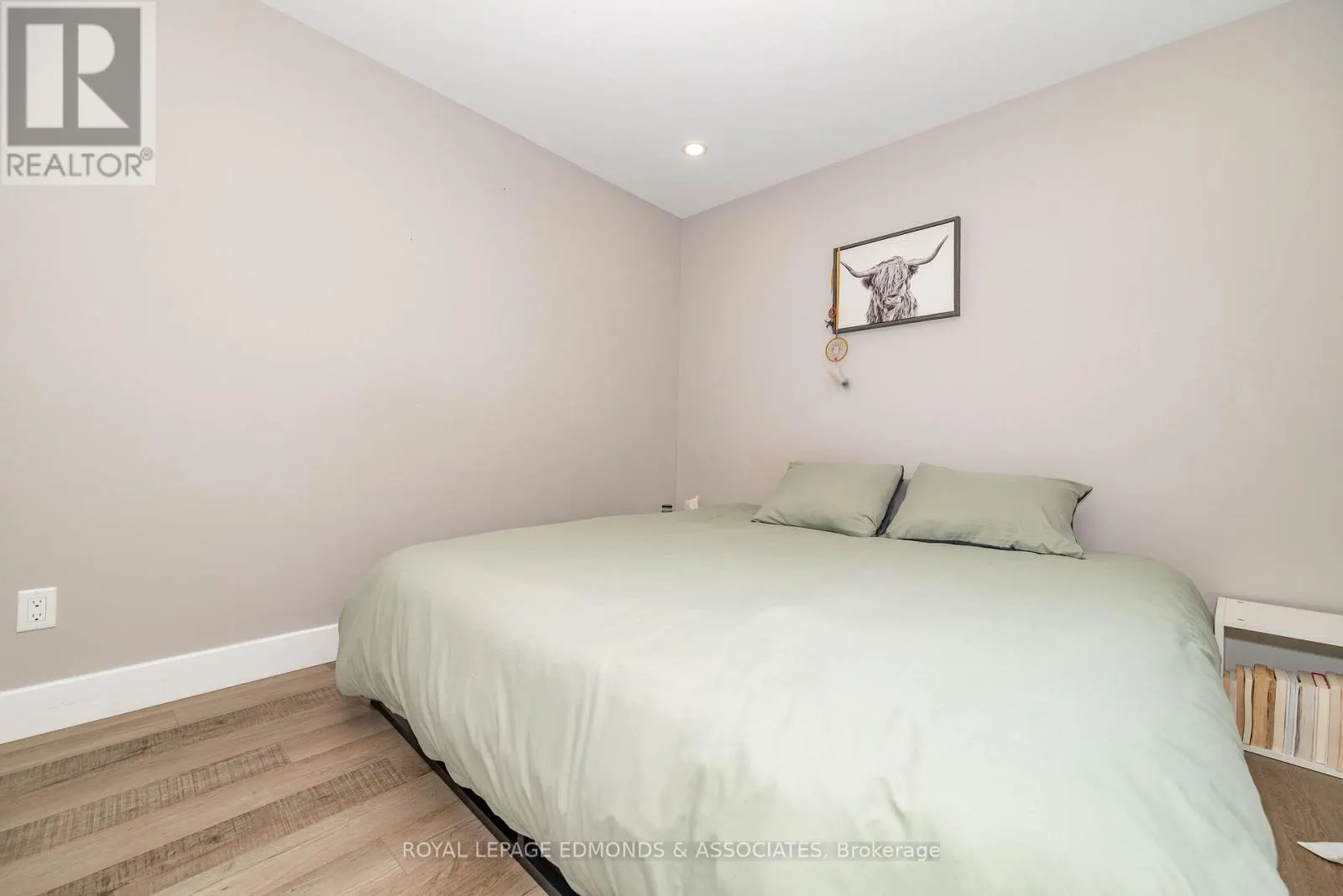 464 DOMINION STREET