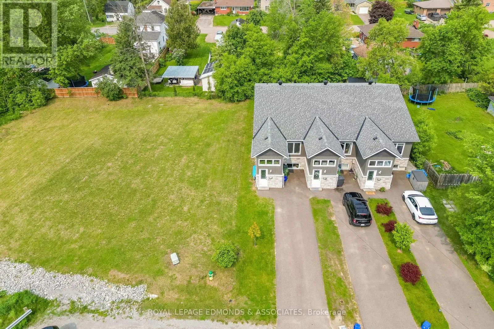 464 DOMINION STREET