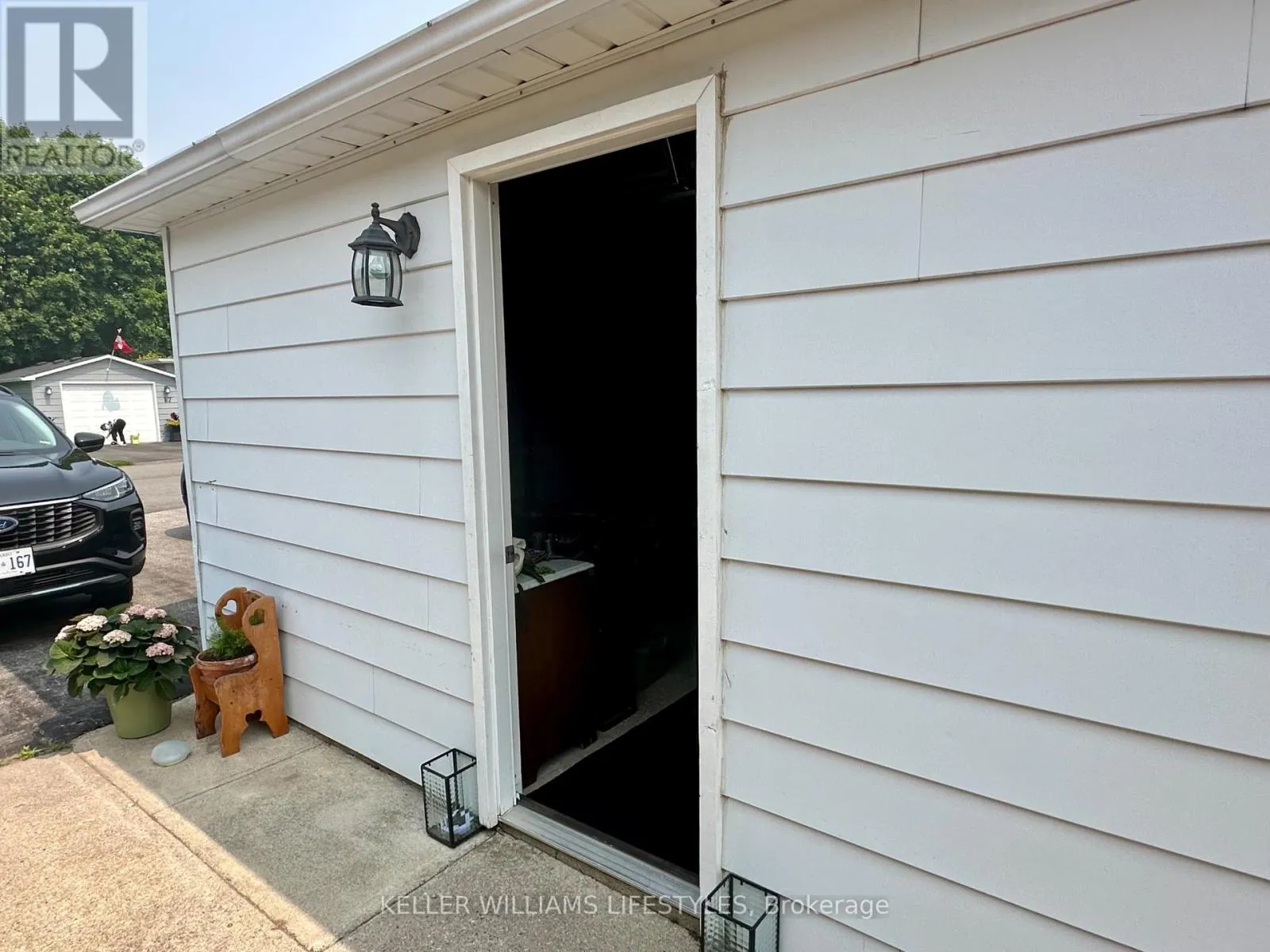 16 VELMA STREET
