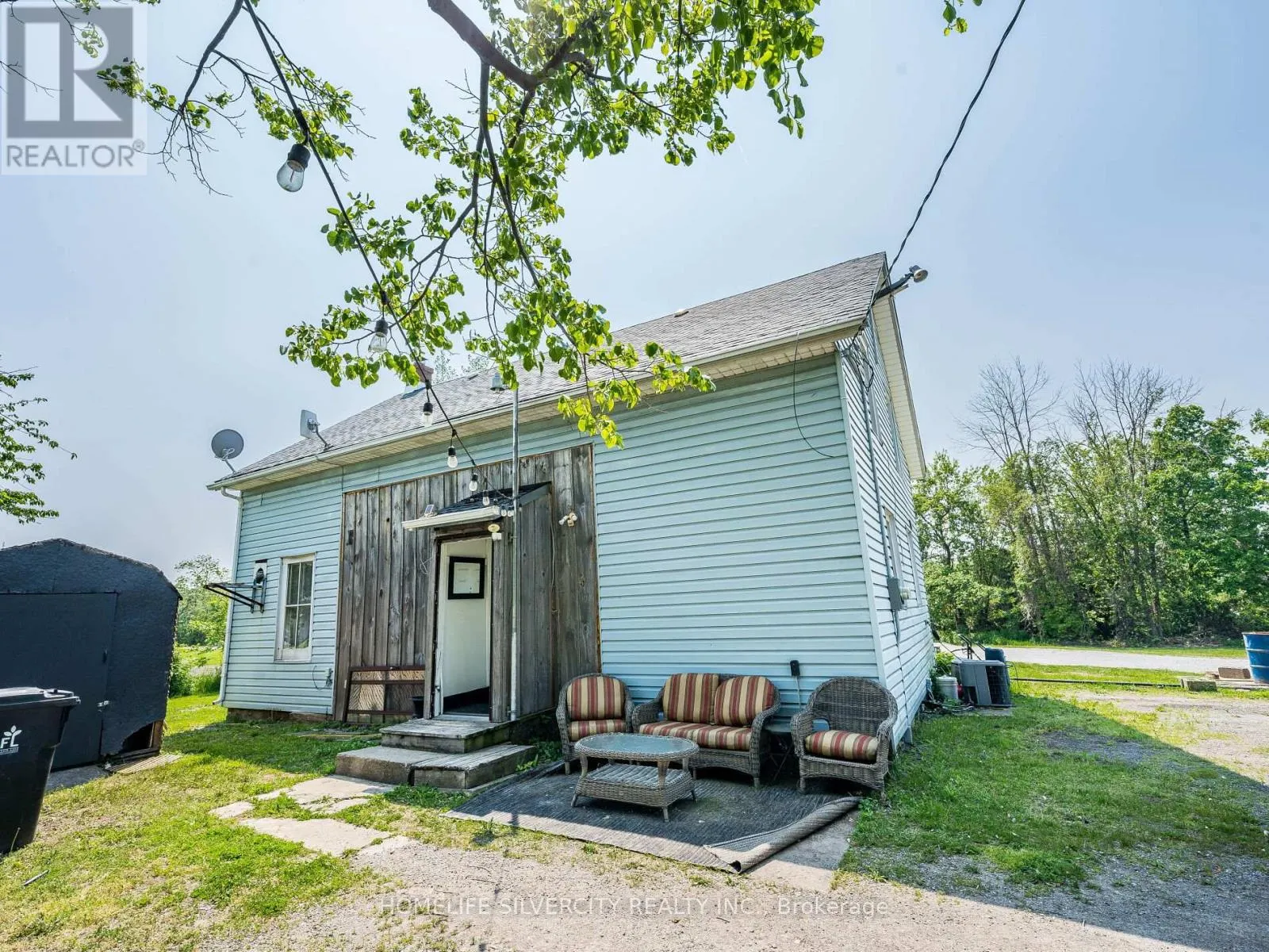 4613 N SERVICE ROAD
