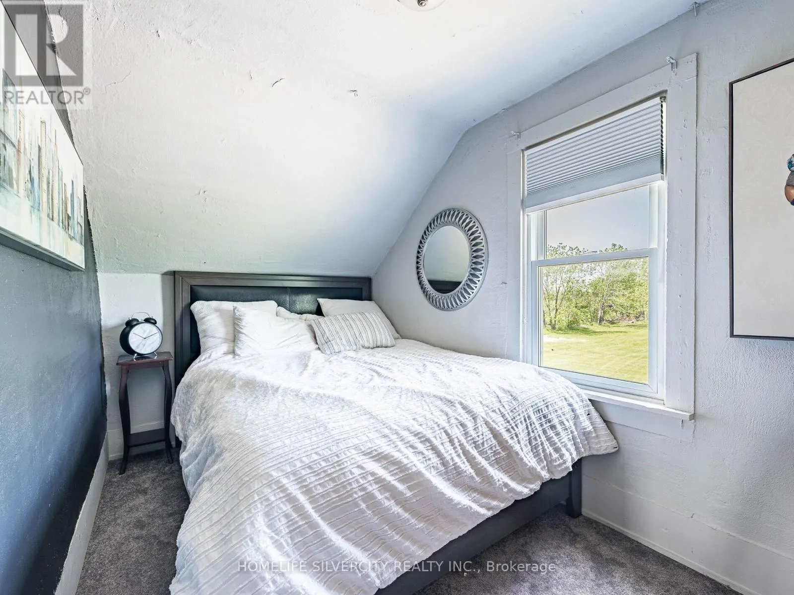 4613 N SERVICE ROAD