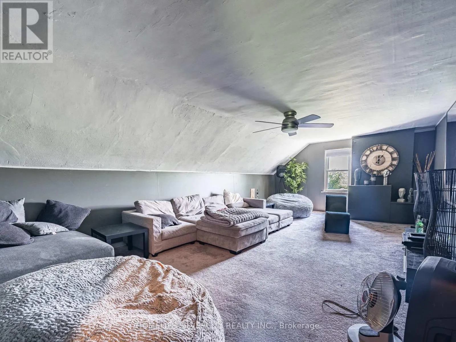 4613 N SERVICE ROAD