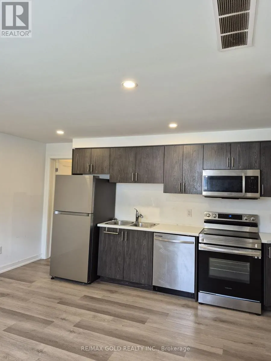 812 - 4263 FOURTH AVENUE
