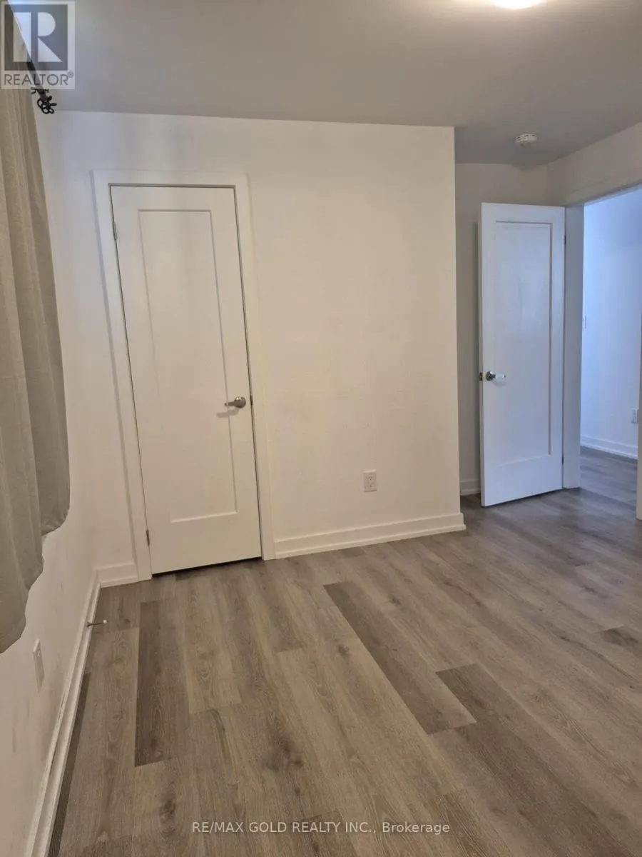 812 - 4263 FOURTH AVENUE