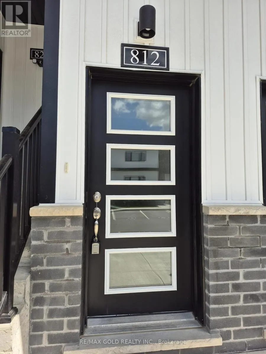812 - 4263 FOURTH AVENUE