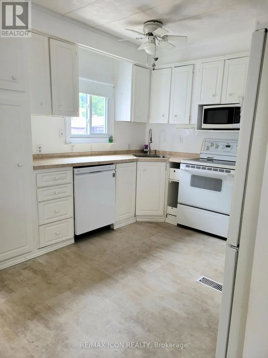 17 - 9839 LAKESHORE ROAD, #17