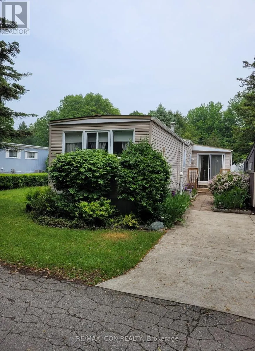 17 - 9839 LAKESHORE ROAD, #17