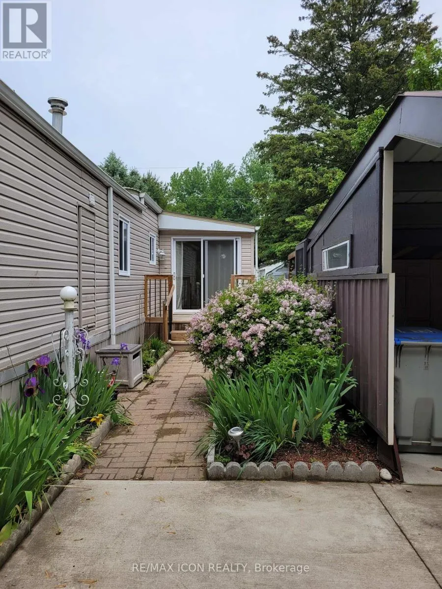17 - 9839 LAKESHORE ROAD, #17