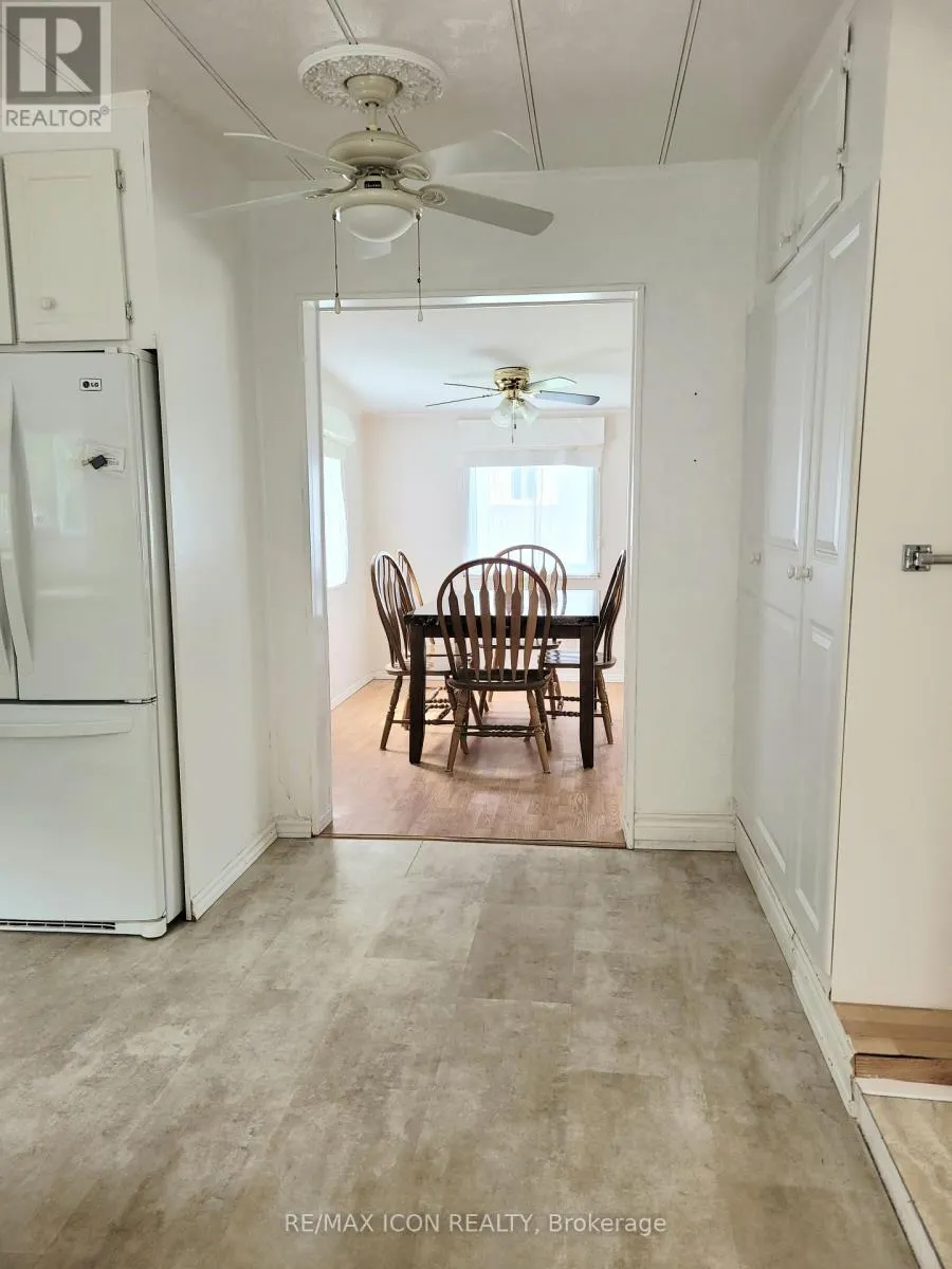 17 - 9839 LAKESHORE ROAD, #17