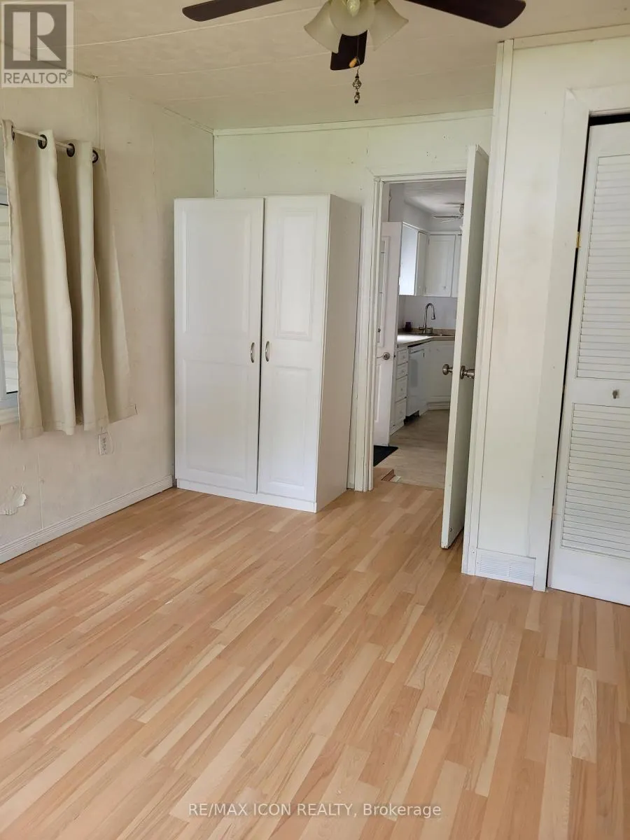 17 - 9839 LAKESHORE ROAD, #17