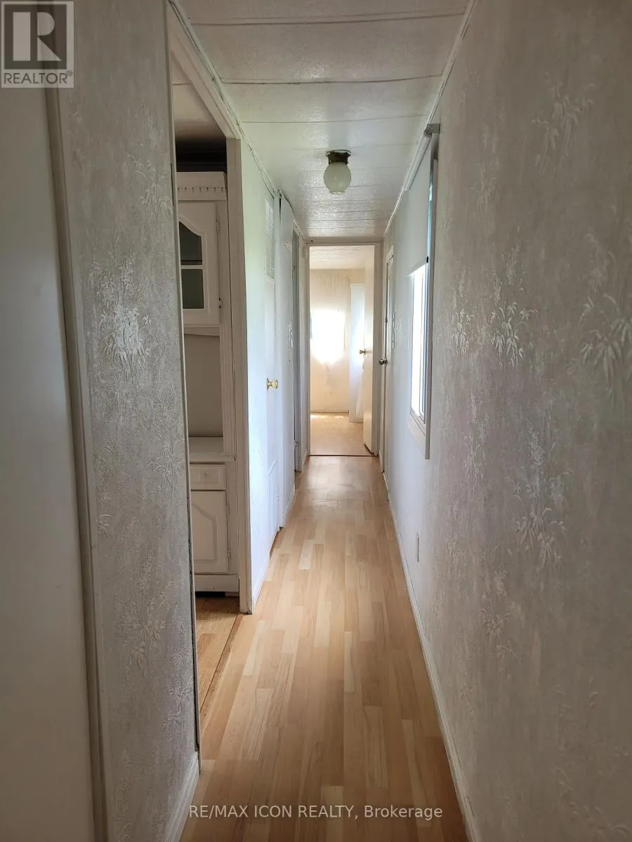 17 - 9839 LAKESHORE ROAD, #17