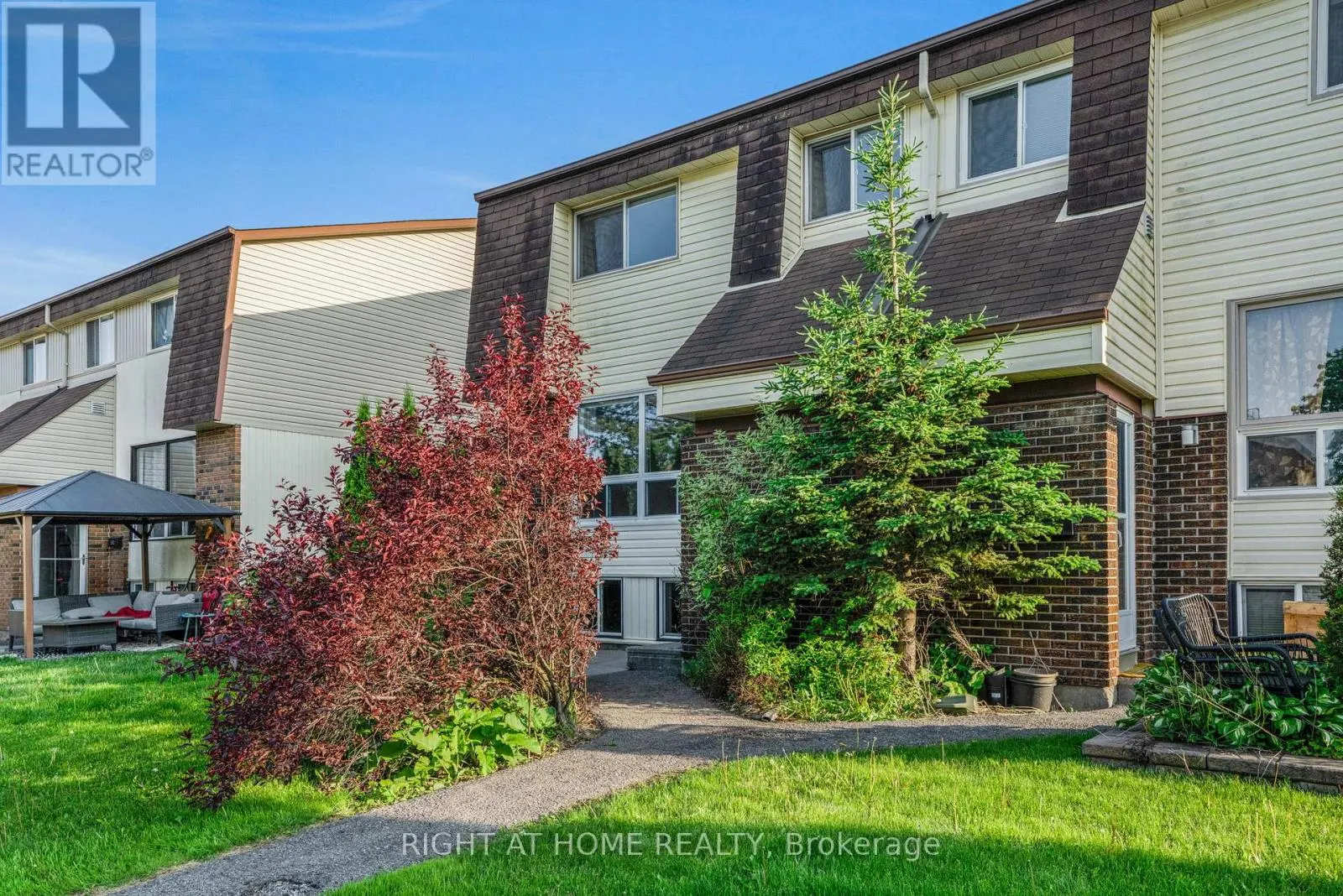 23D FORESTER CRESCENT