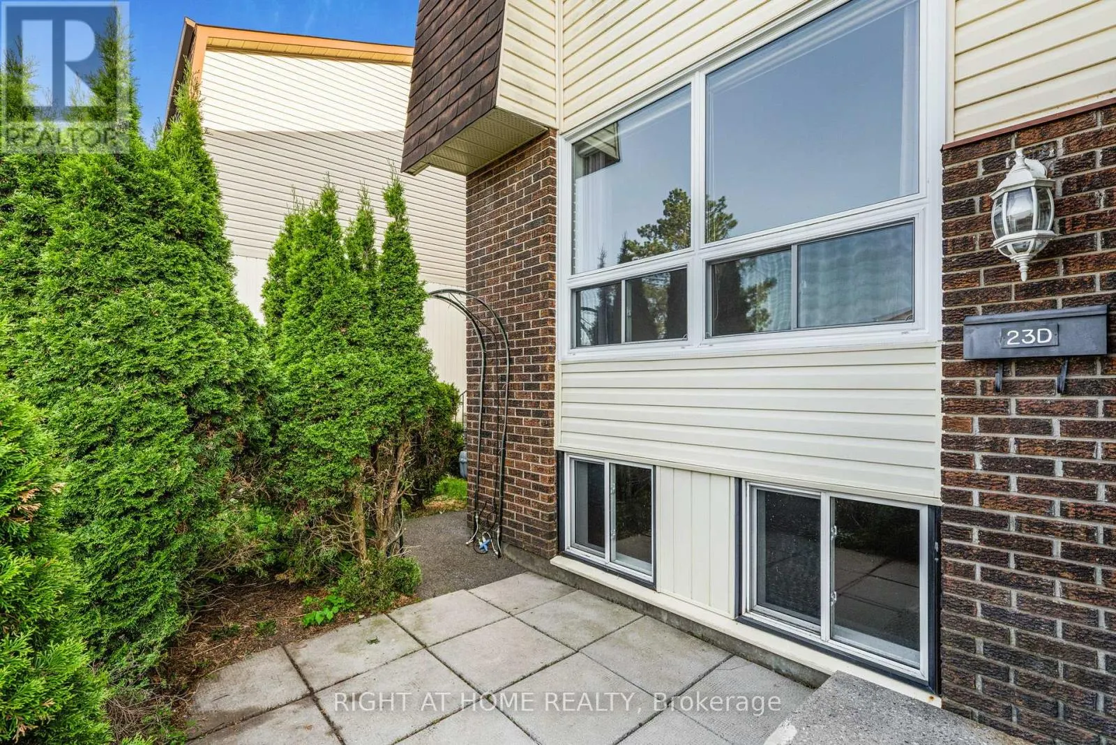 23D FORESTER CRESCENT