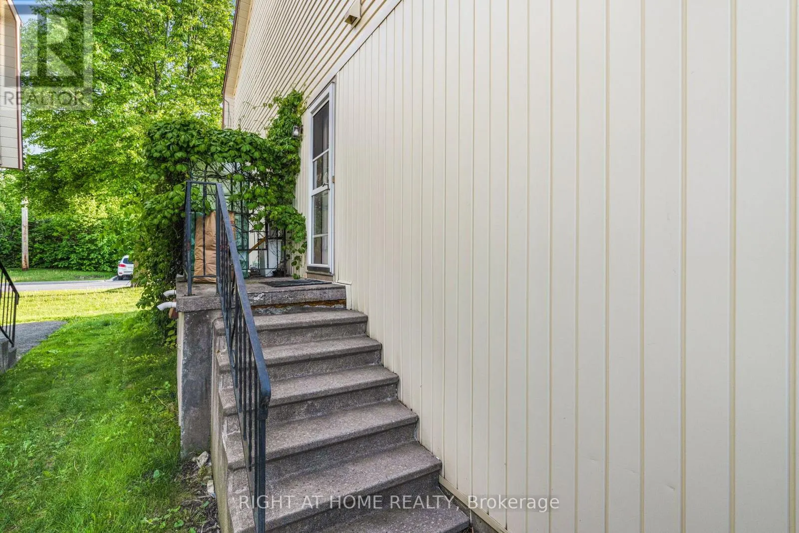 23D FORESTER CRESCENT
