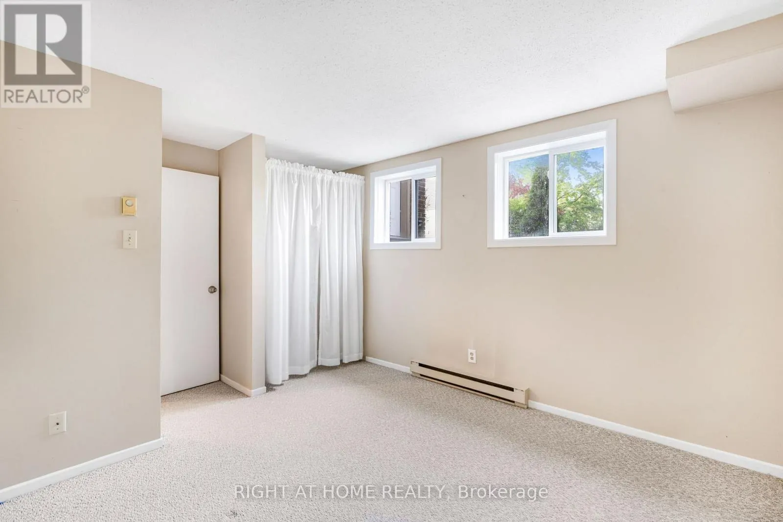 23D FORESTER CRESCENT