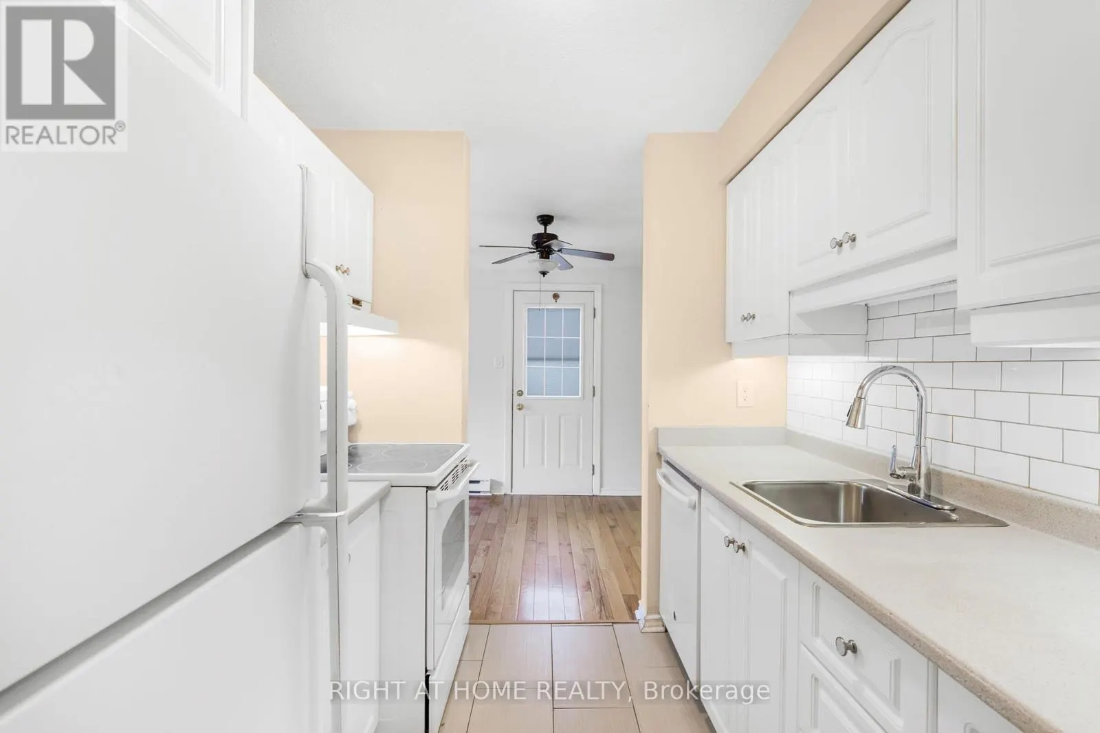 23D FORESTER CRESCENT