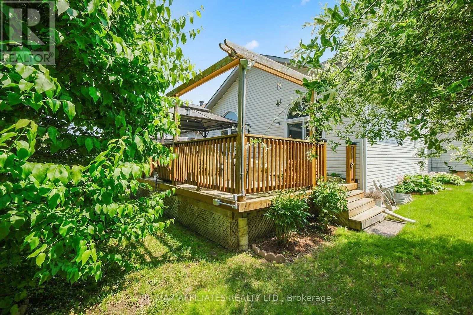 176 TOPAZE CRESCENT