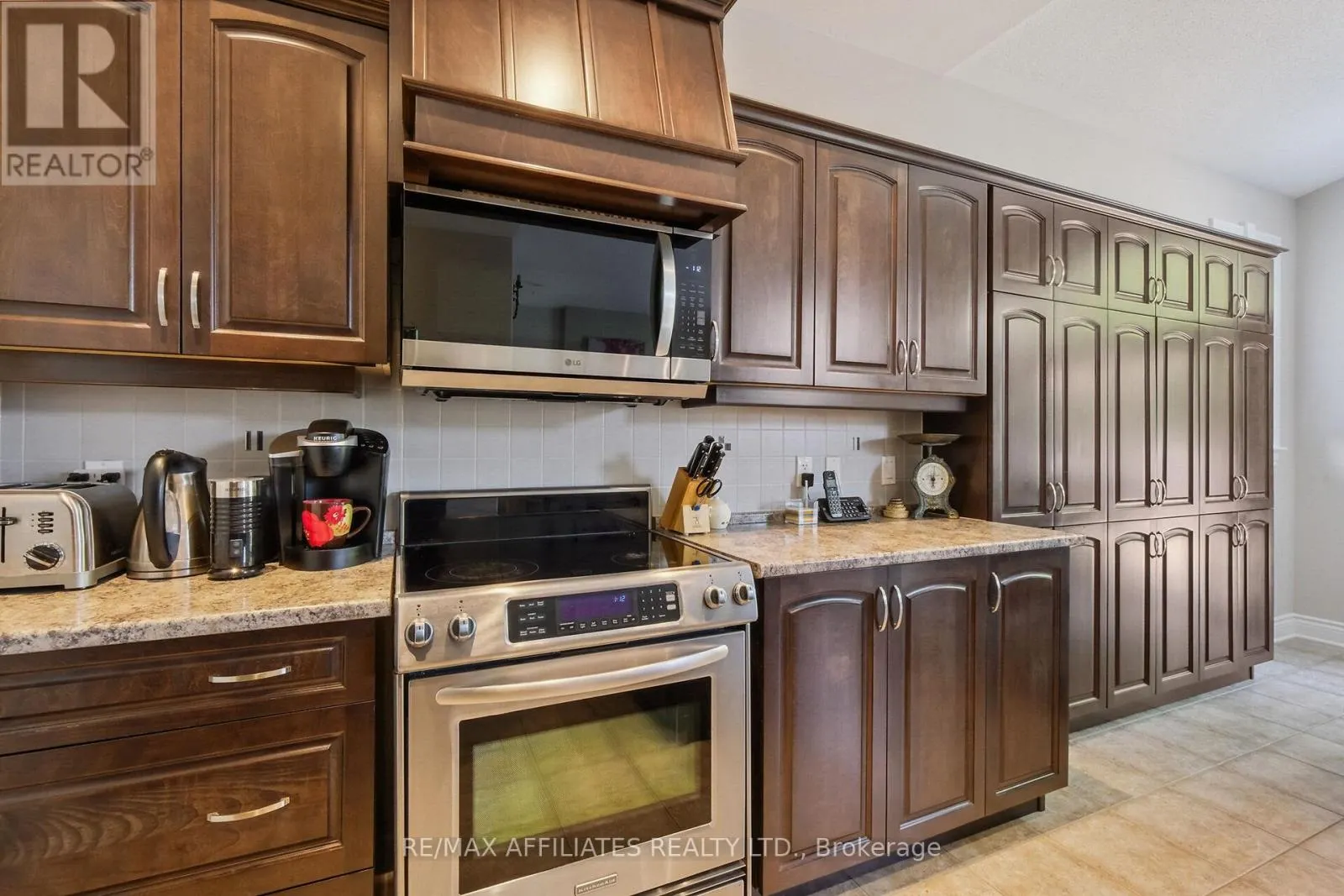 176 TOPAZE CRESCENT