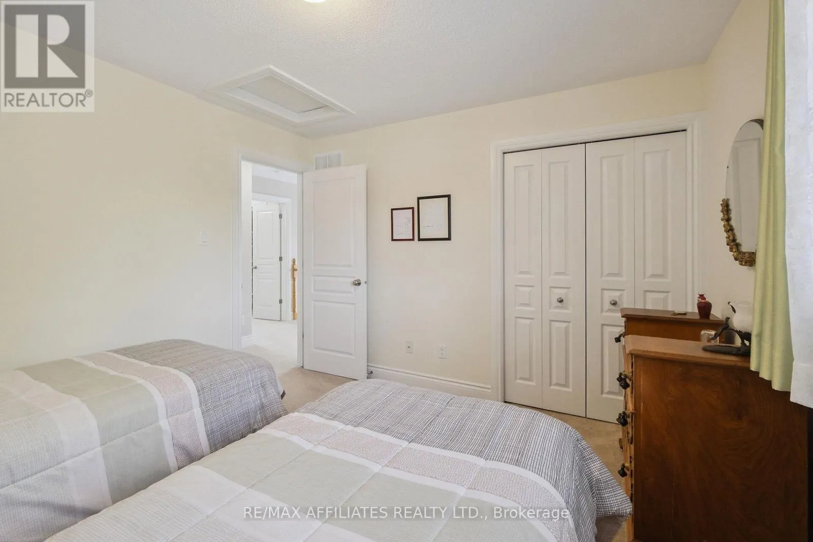 176 TOPAZE CRESCENT