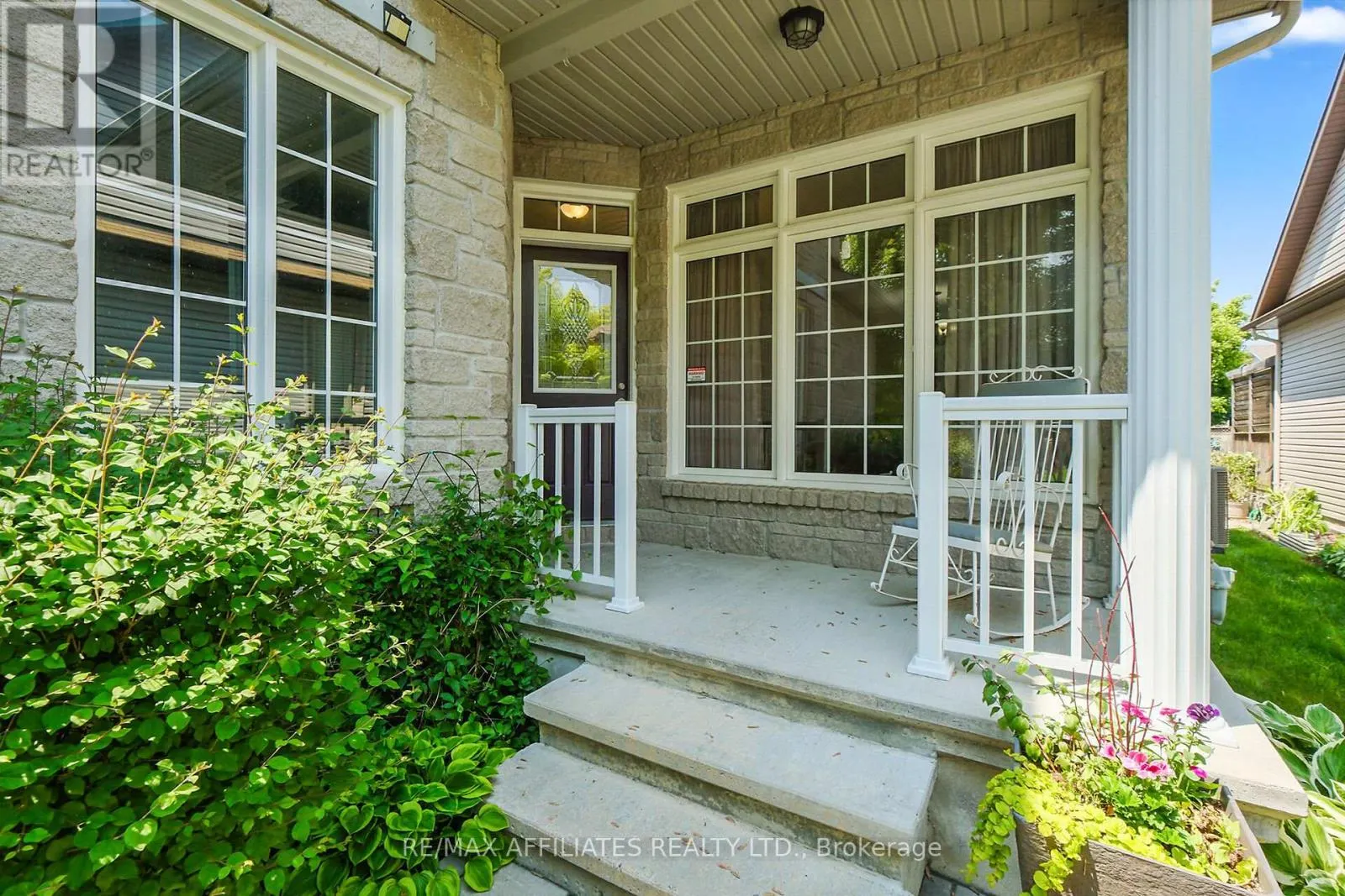 176 TOPAZE CRESCENT