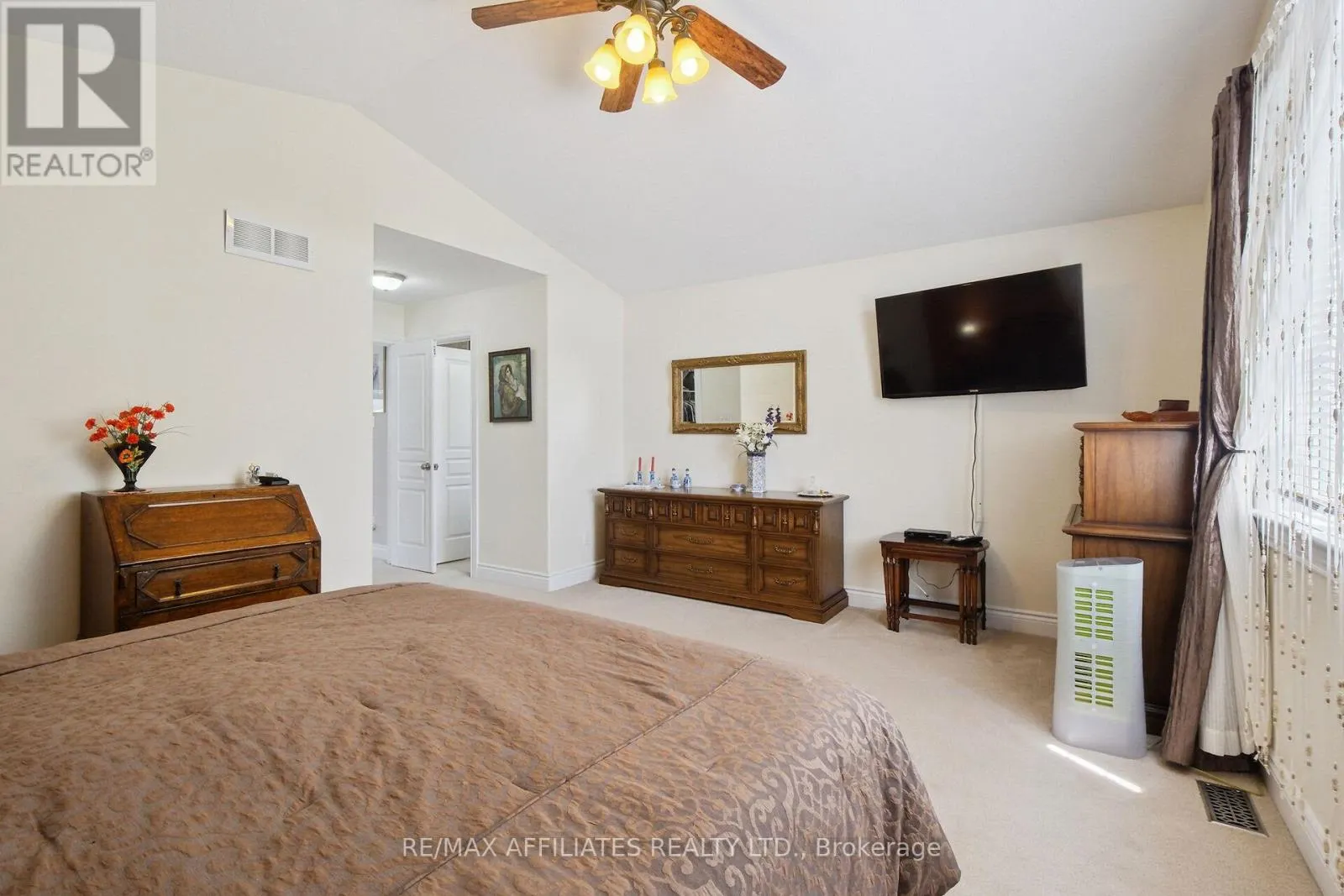 176 TOPAZE CRESCENT