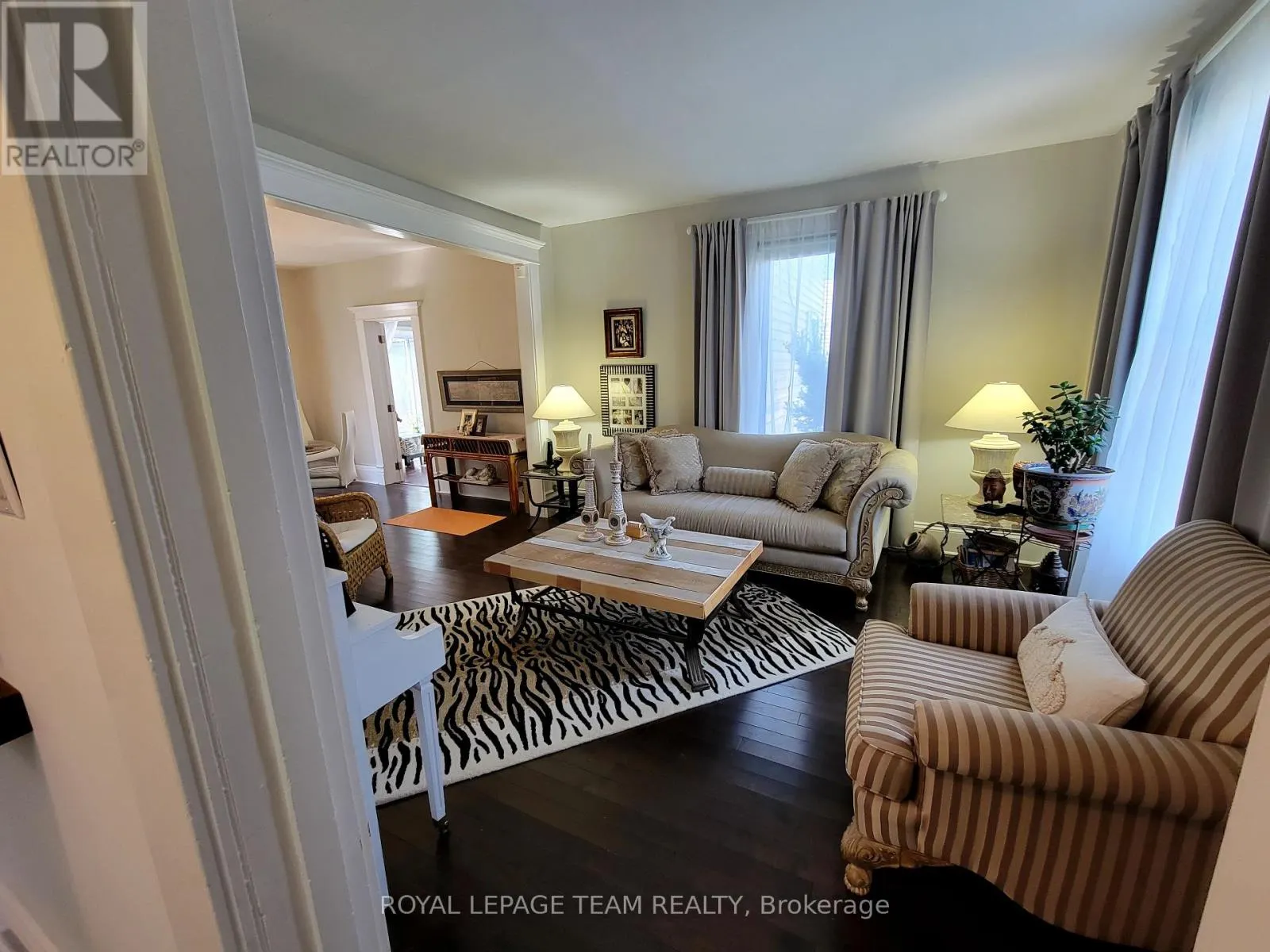 16 PETER STREET S