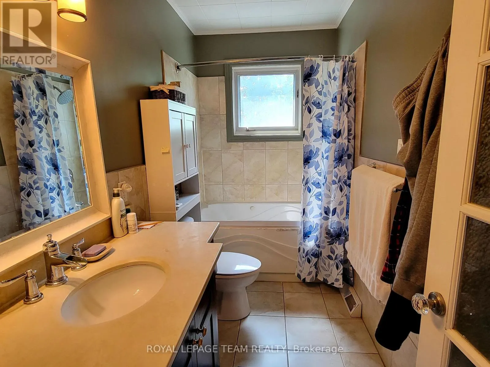 16 PETER STREET S
