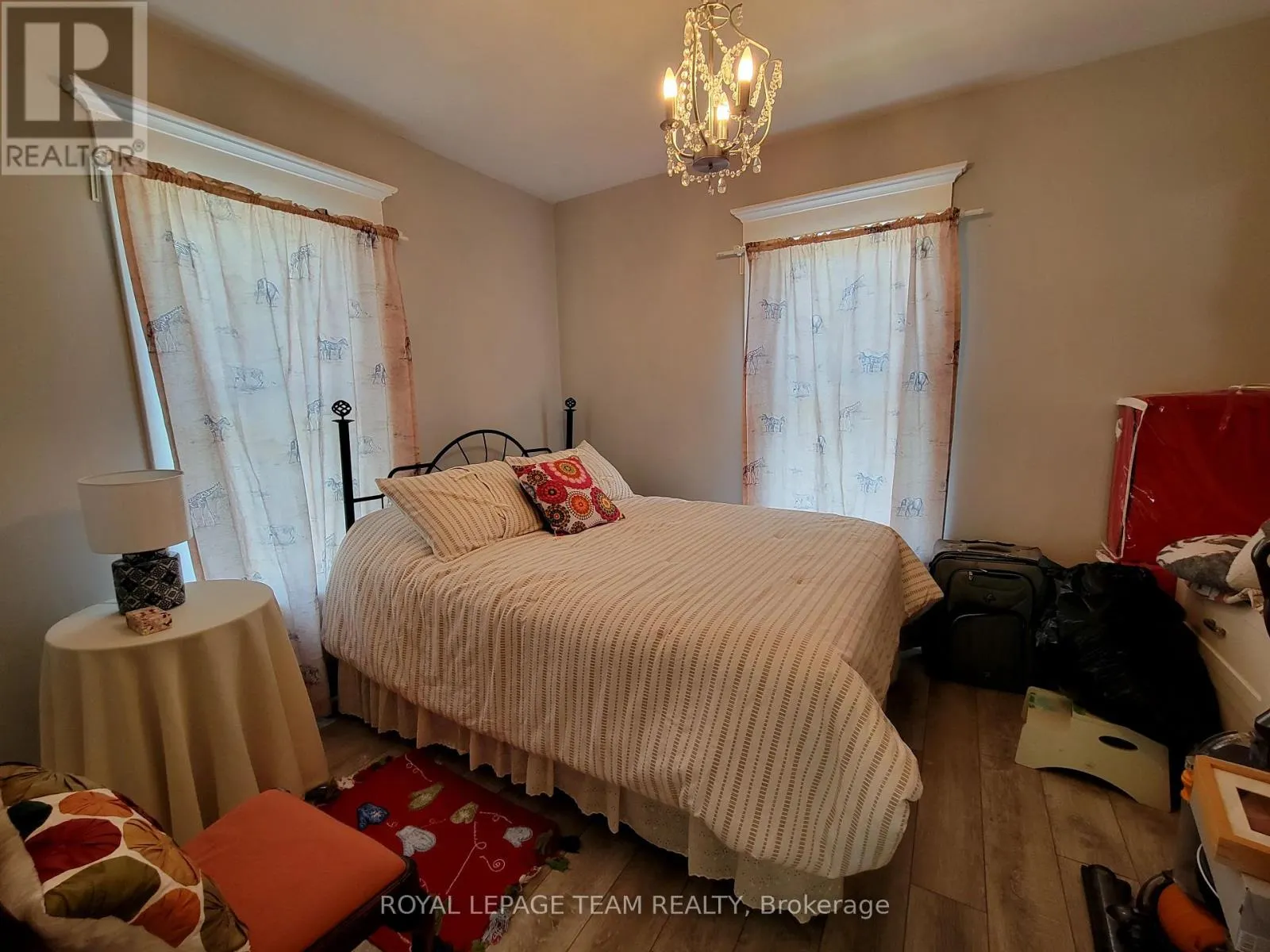16 PETER STREET S