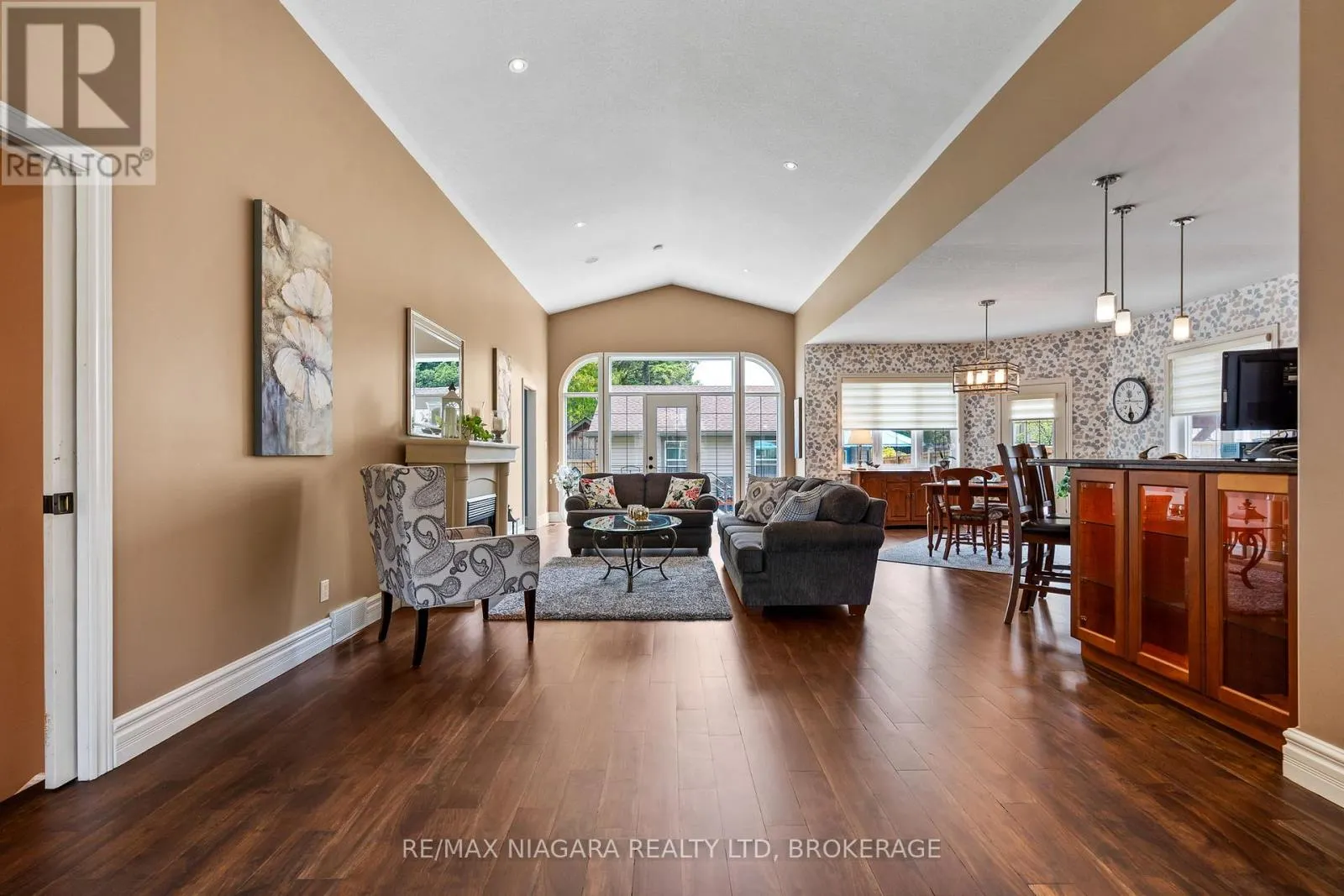 47 ROSEMOUNT AVENUE