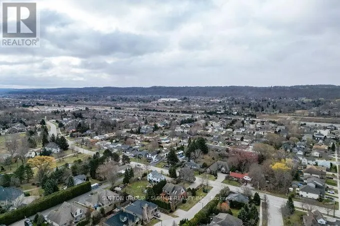 42 MORRISON CRESCENT