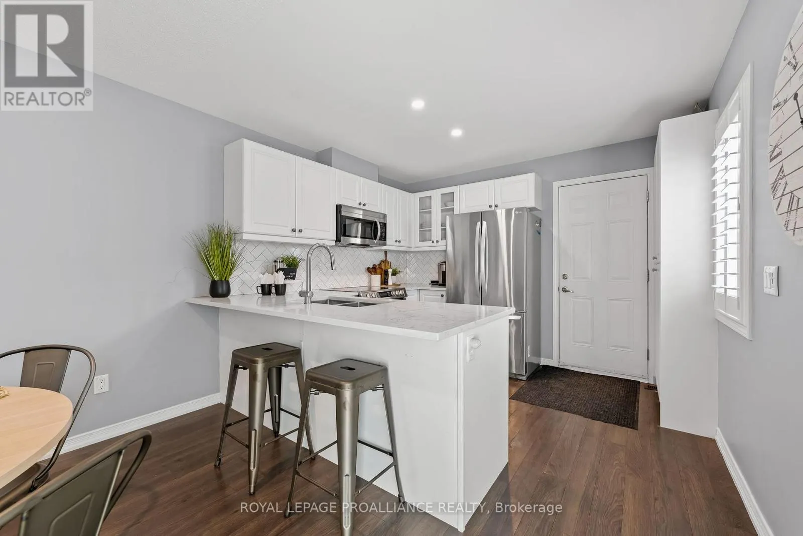 699 HENDERSON DRIVE